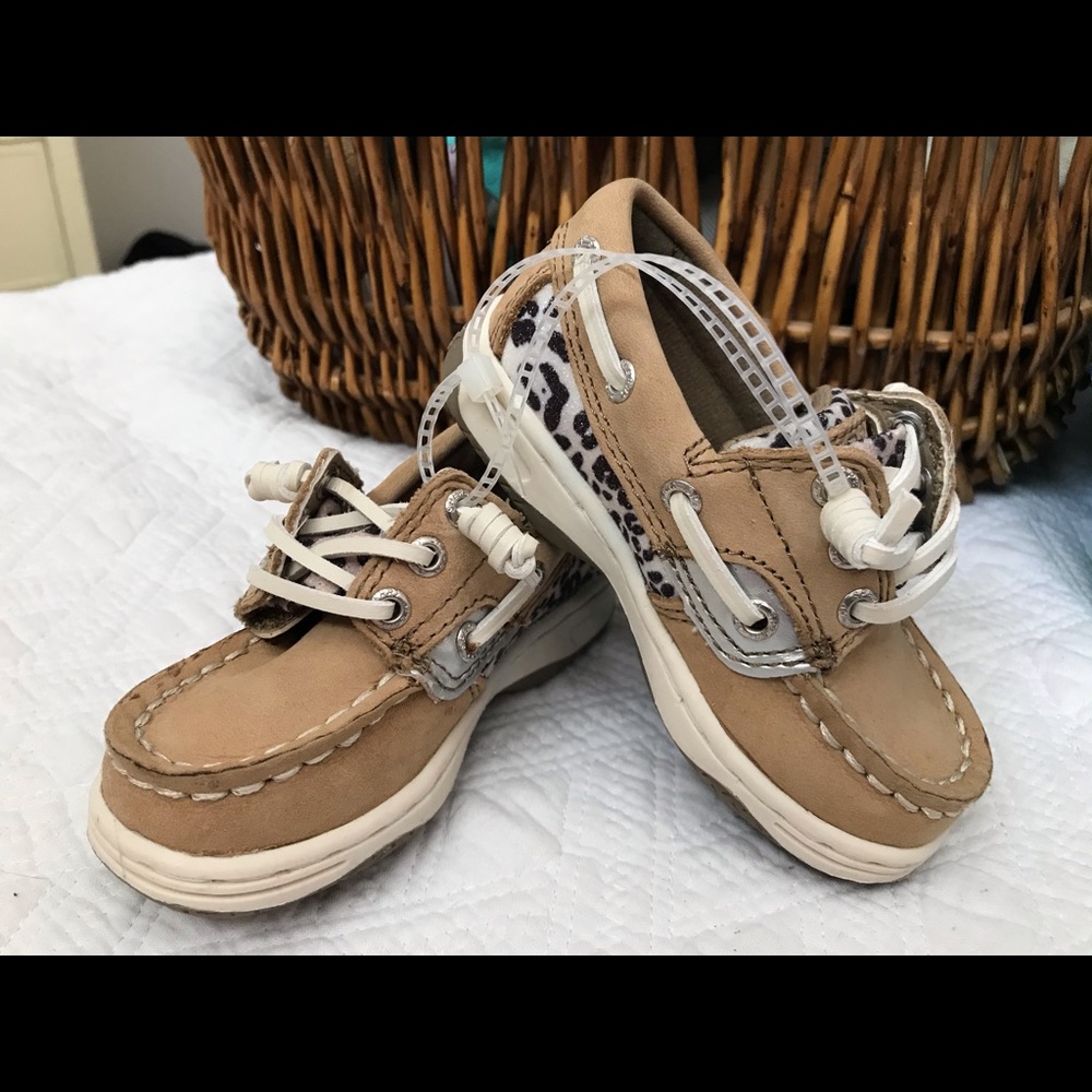 NWOT Sperry Junior Boat Shoes, linen/snow leopard